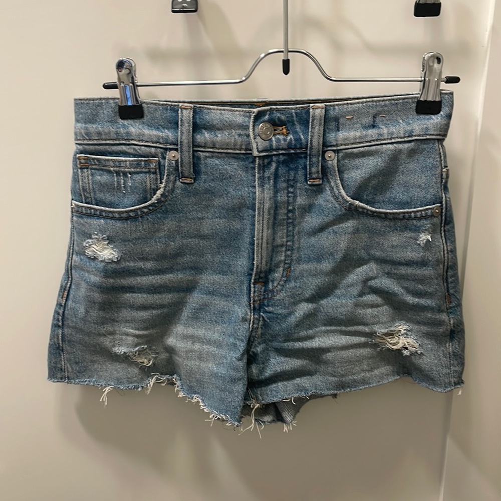 Madewell the perfect Jean short size 24
